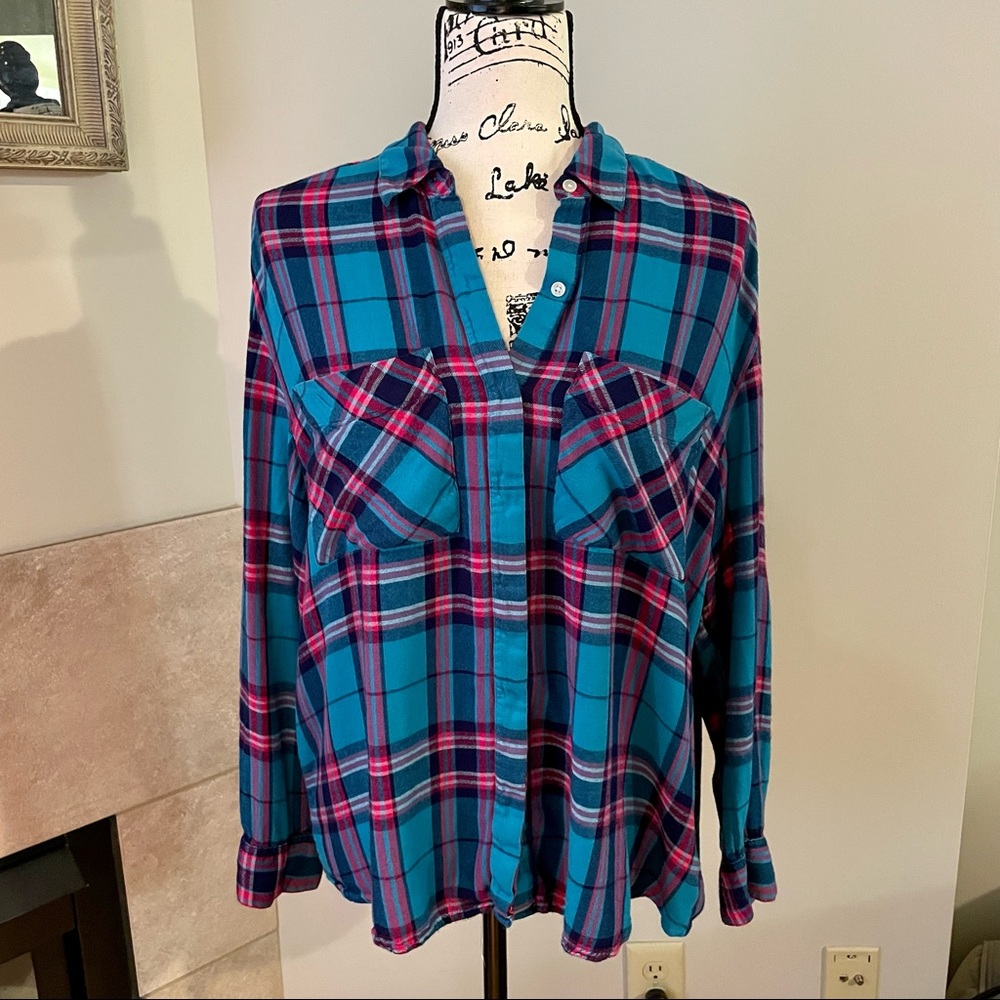 EXPRESS 💕 VGUC • soft plaid button up top